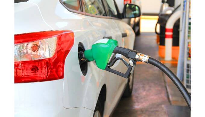 セルフ式ガソリンスタンドで給油する注意点 給油口の向きは関係ない 絆blog